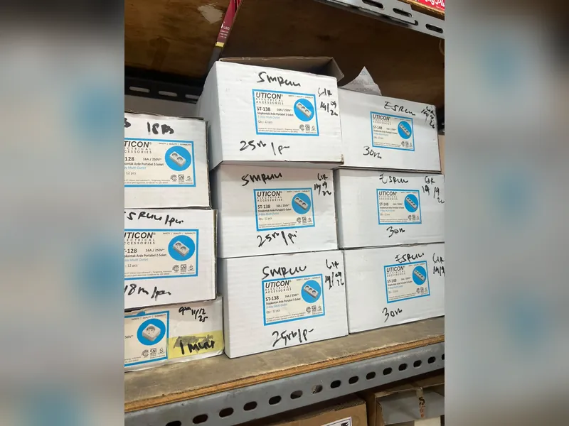 Dus stop kontak arde portabel Uticon ST-138 dan ST-148 di rak