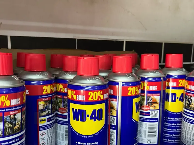Kaleng semprot pelumas WD-40 Multi-Use Product 333 ml